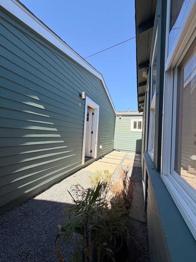 Photo - 126 Franklin Ct