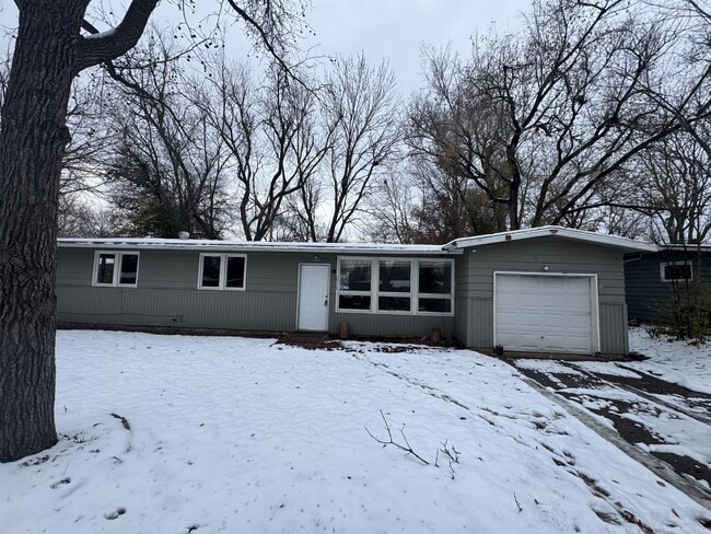 Building Photo - 1313 SW Clontarf St