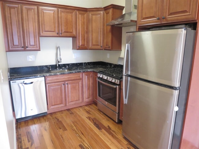 Photo - 1121 Broadway Unit 3