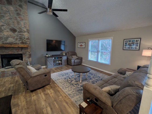 Photo - 5845 Shadewater Dr