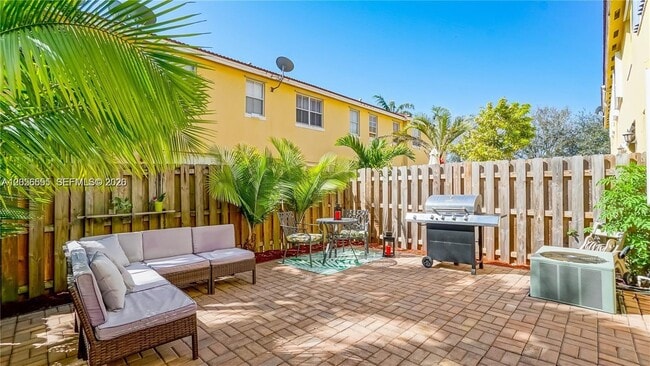 Building Photo - Southwest 9th Lane, Miami, FL 33194 - 3 BR 3 BA townhouse