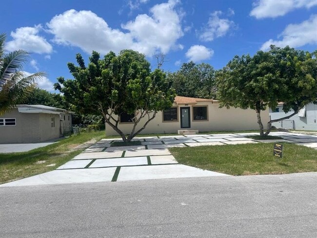 Building Photo - 270 NW 147th St Rental