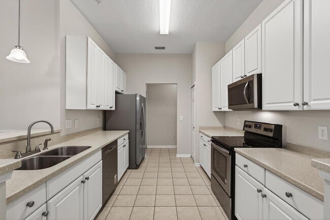 Photo - 9400 Underwing Way