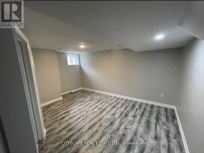 Photo - 26 Padbury Trl