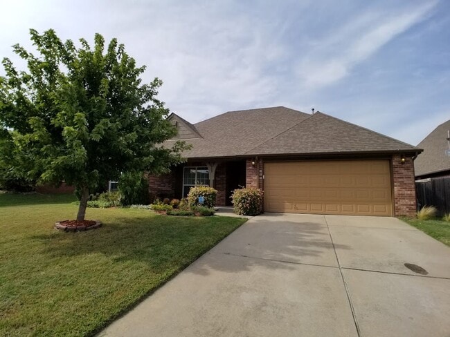 Building Photo - 3 Bed | 2 Bath in Jenks!