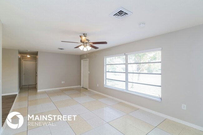 Photo - 649 Sheridan Dr