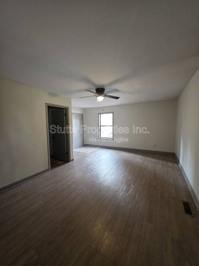 Photo - 668 Simpson St Unit 2