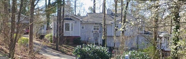 Building Photo - 3666 Lakewood Ct Unit B