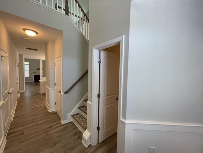 Photo - MOVE IN READY! Amazing end-unit townhome