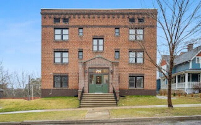 Building Photo - 702 20th St Unit 201