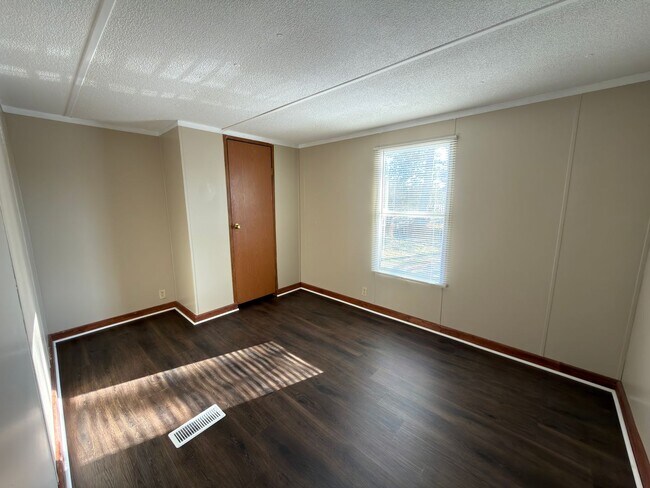 Photo - 963 N Bucks Pocket Rd SE