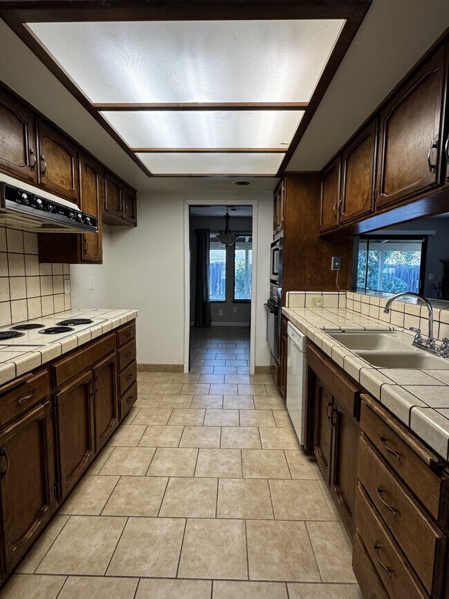 Photo - 1591 Christifer Ln House