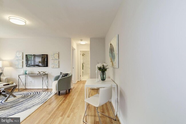 Photo - 4004 Beecher St NW Unit 301