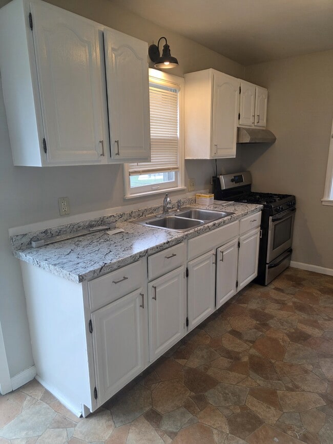 Photo - 3439 Cleveland St NE