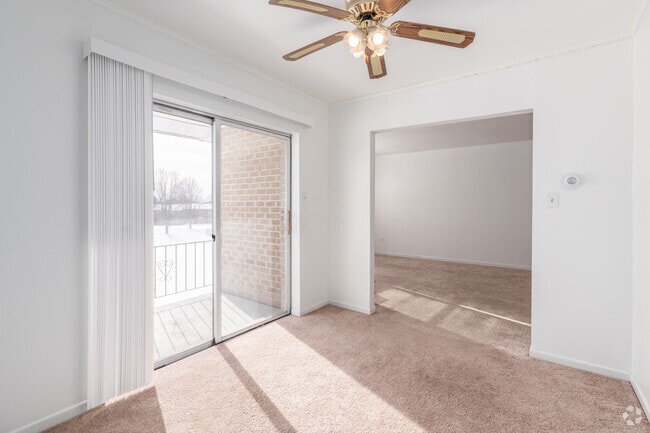 1BR, 1BA - 719SF - Dining Roomd