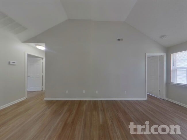 Photo - 2736 Daffodil Dr