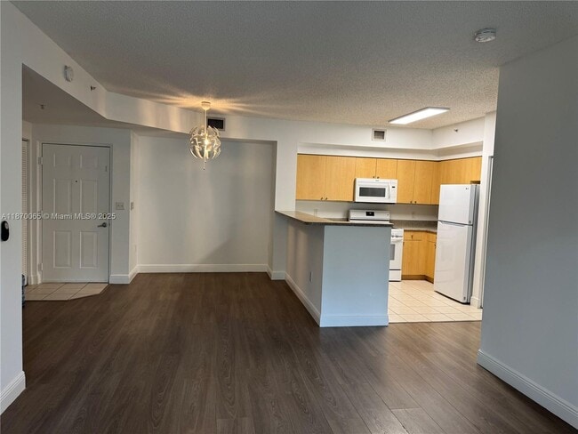 Photo - 8020 N Nob Hill Rd Unit 204