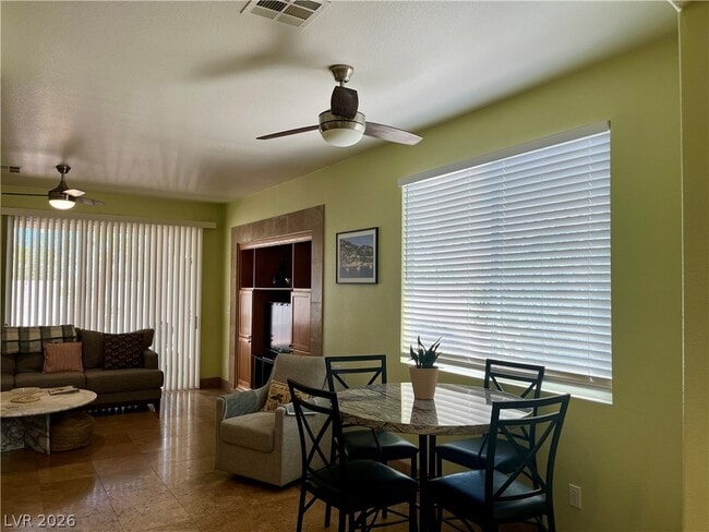 Photo - 340 Jacaranda Arbor St