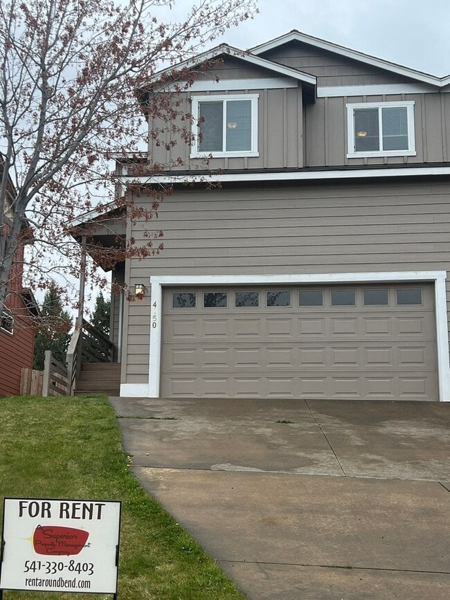 Building Photo - Reindeer Ave. Duplex Unit 4150