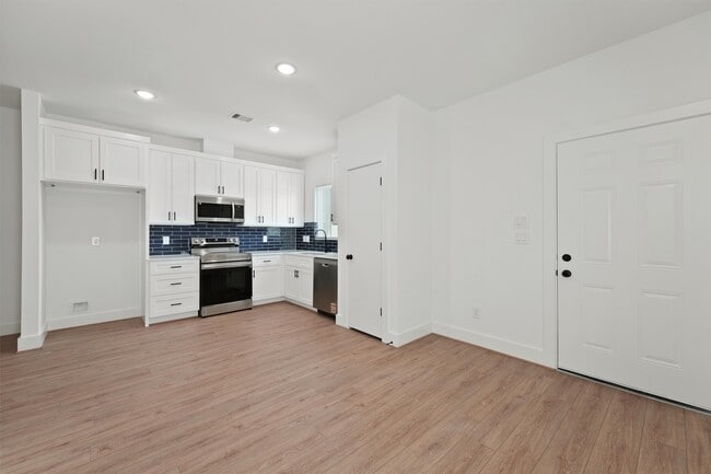 Photo - 407 Calloway St