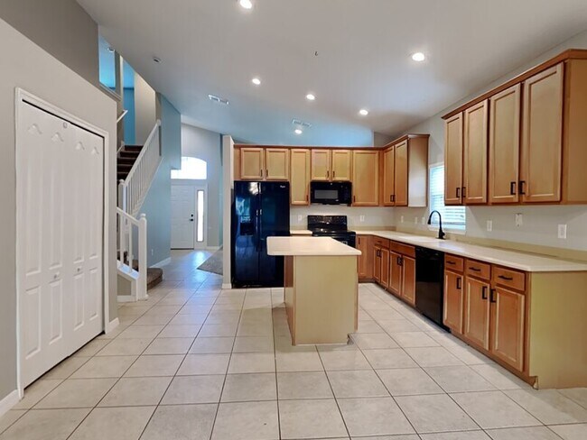 Photo - 906 Summit Ash Ct