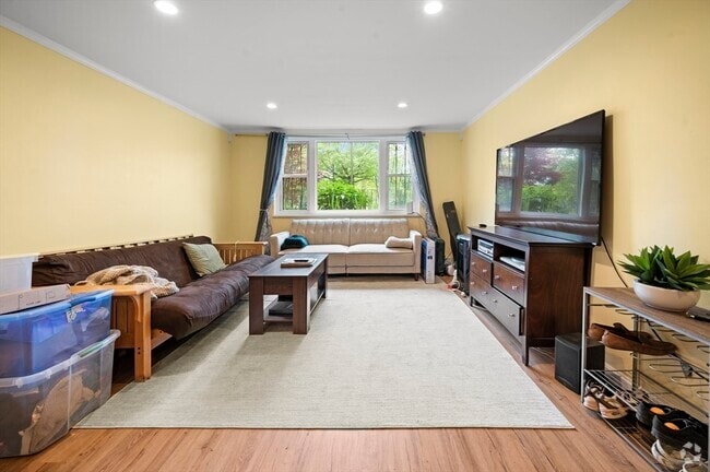 Building Photo - 70 Jamaicaway Unit 1 Rental
