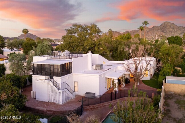 Photo - 1025 E Morten Ave