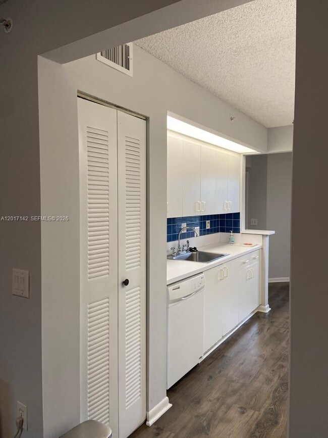 Photo - 571 SW 142nd Ave Unit 311O