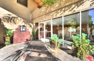 Photo - 2222 Beachwood Dr