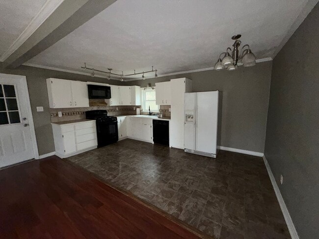 Photo - Charming 2 Bed / 1 Bath House located in the heart of Groves