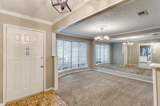 Photo - Spacious Home in great location!