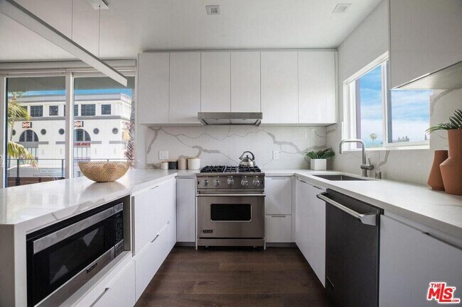 Photo - 1425 N Crescent Heights Blvd Unit 103
