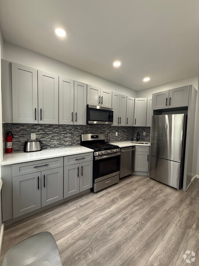 Building Photo - 321 Park Ave Unit 2nd floor Rental