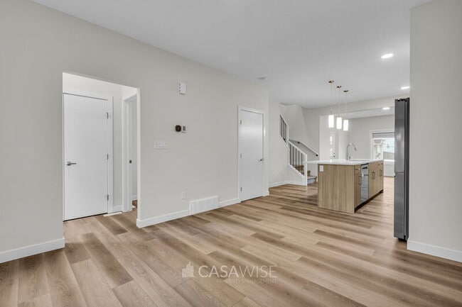 Photo - 1077 Berg Pl