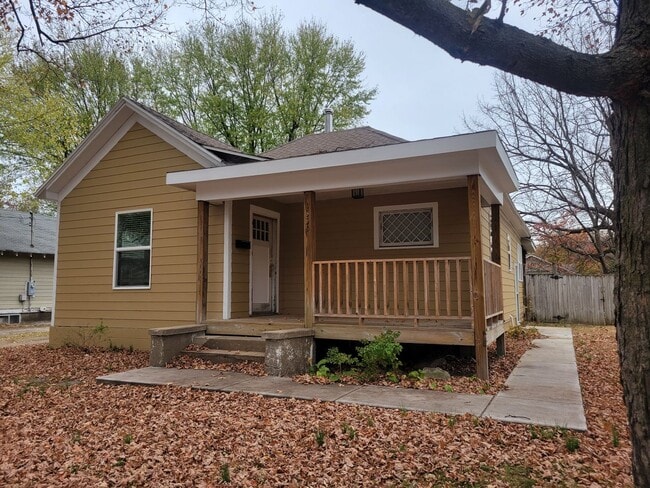 2 Bedroom, 2 Bathroom! Huge Shop building ... - 2 Bedroom, 2 Bathroom! Huge Shop building ... House