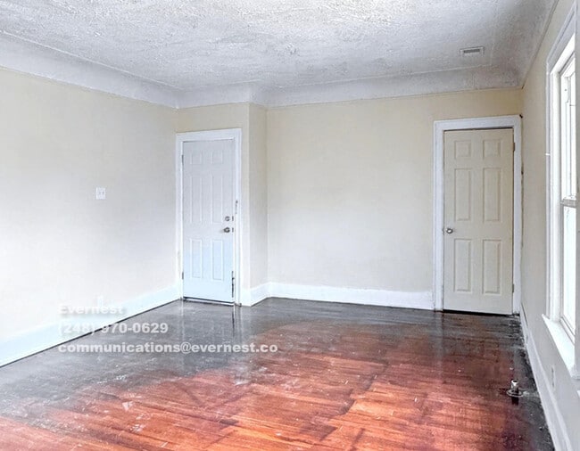 Photo - 3745 W Grand St