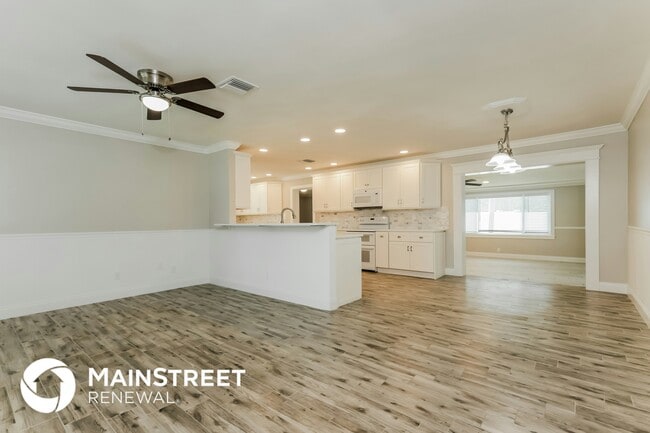 215 Cranberry Ln