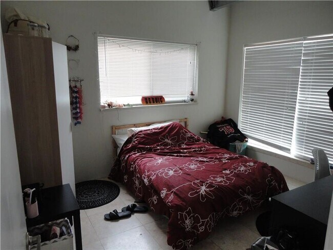 Photo - 210 E 32nd St Unit E