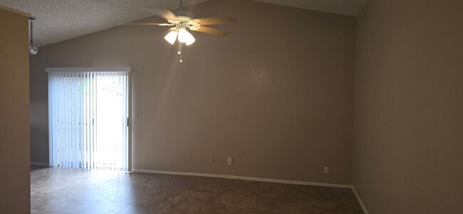 Photo - 3 Bed House near Peoria and 67 Ave