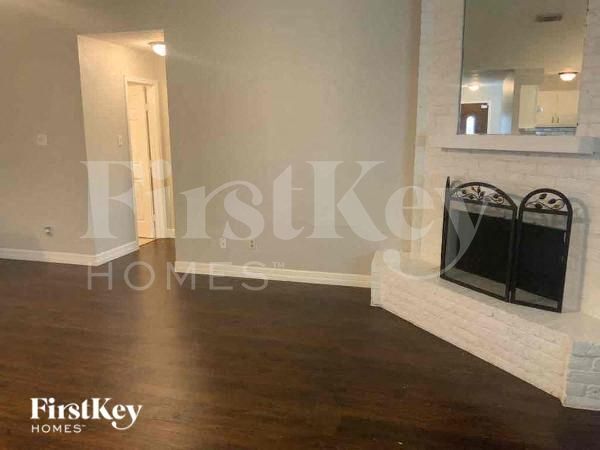 Photo - 2411 Shady Brook Dr