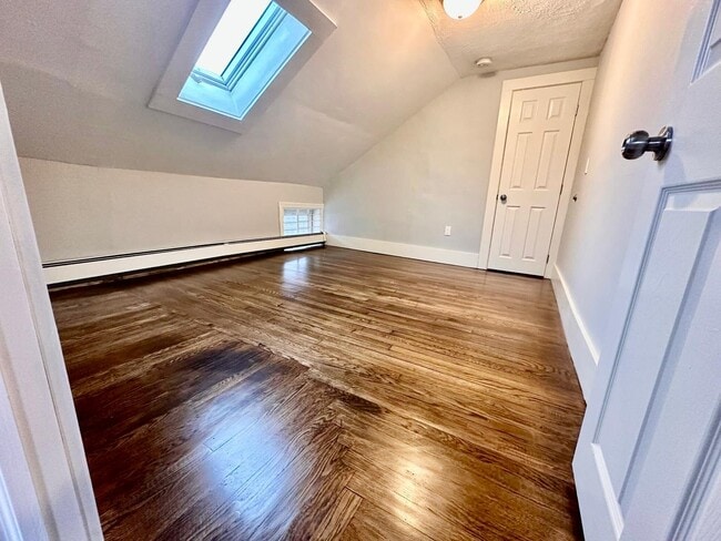 30 Hawthorne St Unit 3 floor