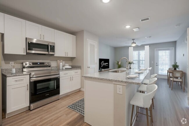 Building Photo - Dream Winter Haven Rental