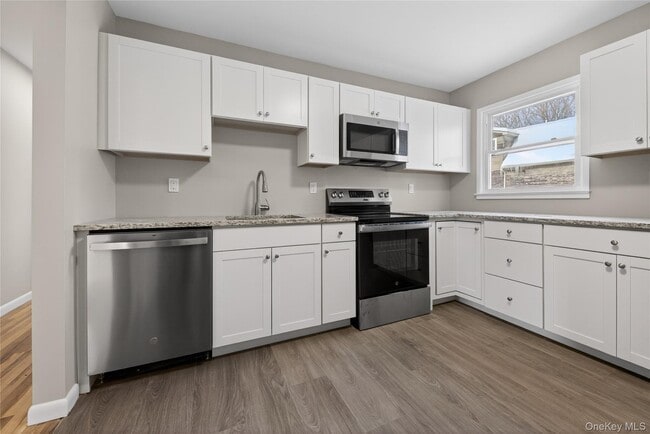 Photo - 676-678-678 Oak Summit Rd