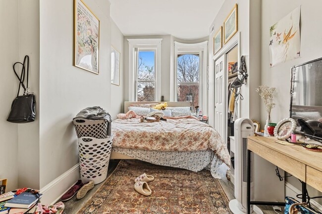 Photo - 1345 N Maplewood Ave