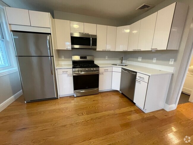 Building Photo - 124 Berkshire St Rental
