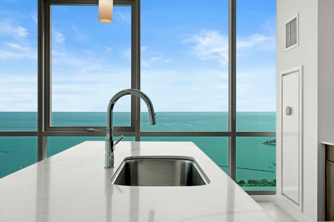 Photo - 800 S Michigan Ave