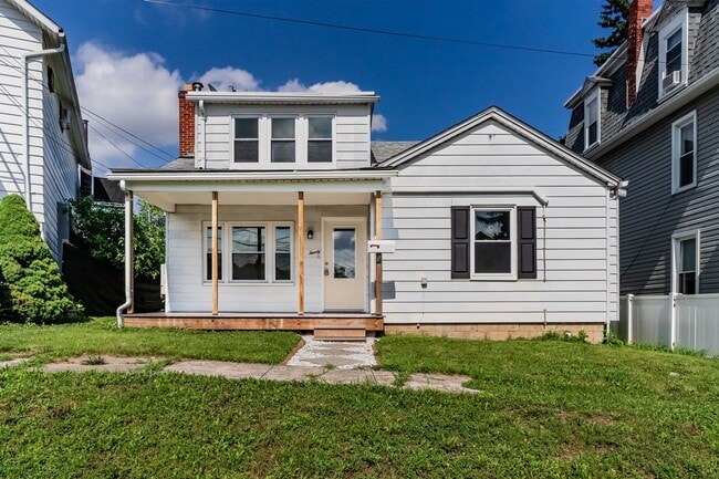 Building Photo - 20 Laurel St