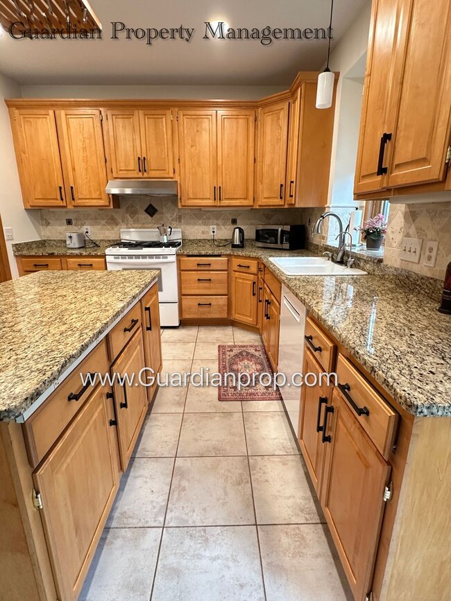 Photo - Well Maintained Prior Lake SFH, Large Deck, Fireplace, 2 Car Attached Garage