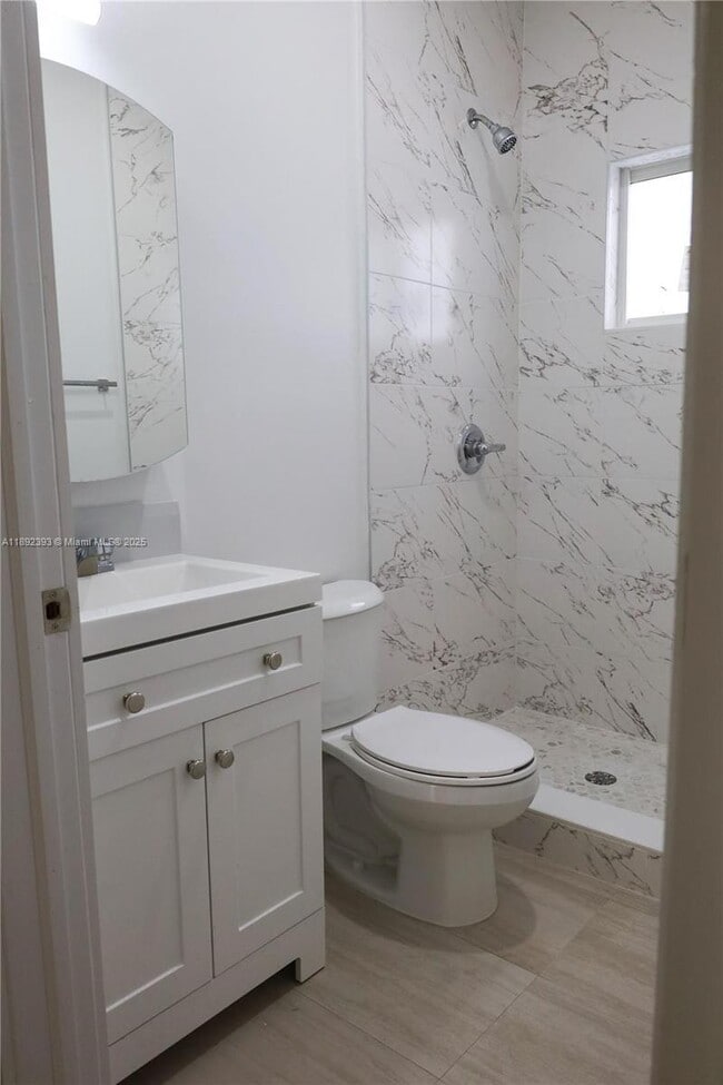 Photo - 3 bedroom in Miami FL 33142