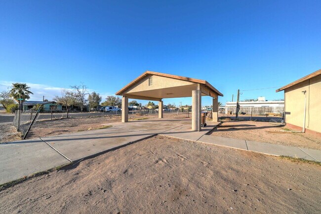 Photo - 102 Adams St